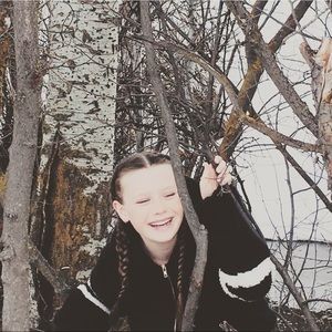 Meet your Posher, Scarlet